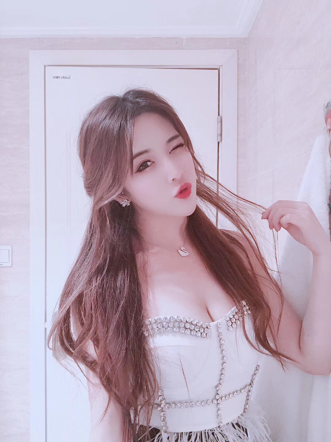 ����Ժ�b���OӋ�c���g������